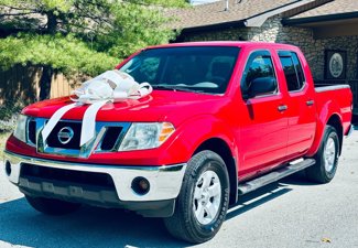 Used 2011 Nissan Frontier SV image 1