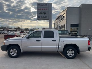Used 2005 Dodge Dakota ST image 1