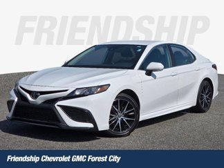 Used 2023 Toyota Camry SE image 1
