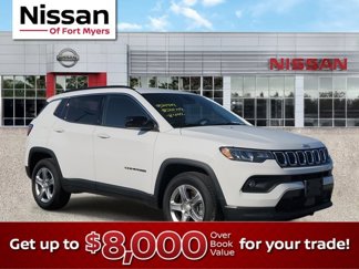 Used 2023 Jeep Compass Latitude image 1