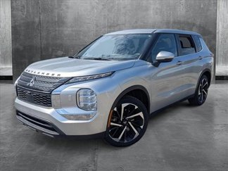 Used 2022 Mitsubishi Outlander ES image 1