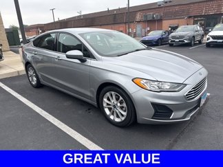 Used 2020 Ford Fusion SE image 1