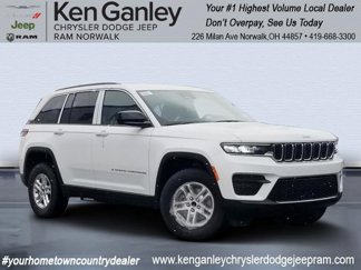 New 2025 Jeep Grand Cherokee Laredo image 1