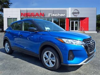 New 2025 Nissan Kicks Play S image 1