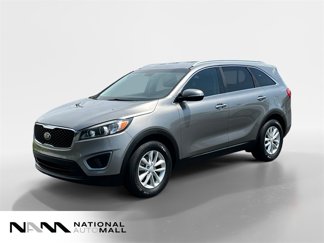 Used 2017 Kia Sorento LX image 1