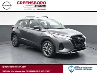 Used 2021 Nissan Kicks SV image 1