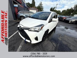 Used 2015 Toyota Yaris L image 1