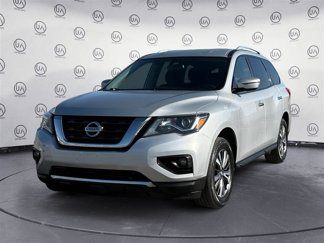 Used 2019 Nissan Pathfinder SV image 1