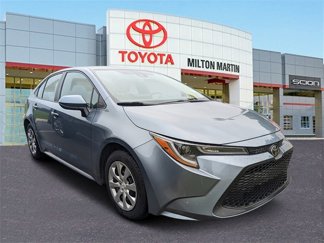 Certified 2022 Toyota Corolla LE image 1