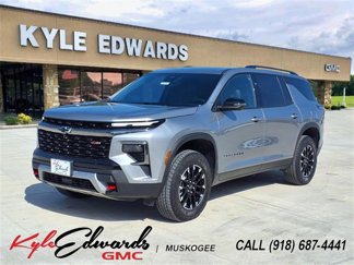 Used 2024 Chevrolet Traverse Z71 image 1