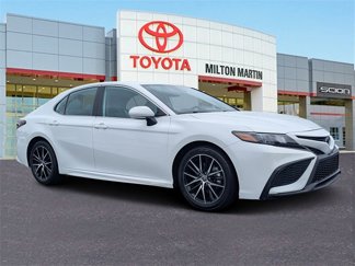 Certified 2023 Toyota Camry SE image 1