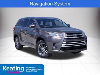 Used 2017 Toyota Highlander XLE image 1