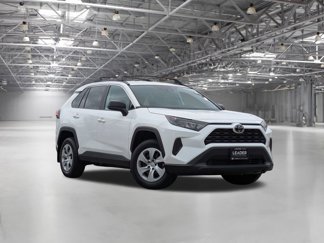 Used 2021 Toyota RAV4 LE image 1