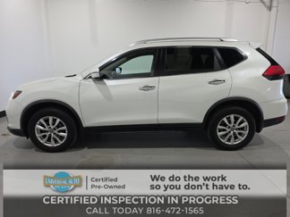 Used 2017 Nissan Rogue SV image 1