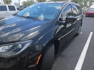 Used 2019 Chrysler Pacifica Touring Plus image 1
