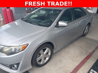 Used 2012 Toyota Camry LE image 1