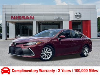 Used 2021 Toyota Camry LE image 1
