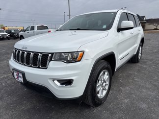 Used 2018 Jeep Grand Cherokee Laredo image 1