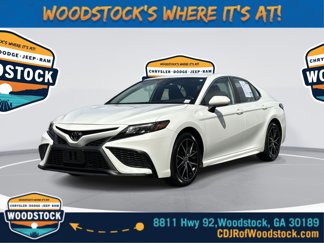 Used 2023 Toyota Camry SE image 1