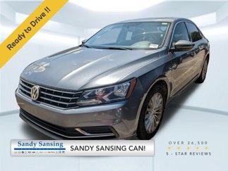 Used 2016 Volkswagen Passat 1.8T SE image 1