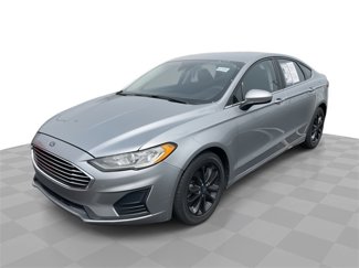 Used 2020 Ford Fusion SE image 1