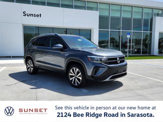 Certified 2022 Volkswagen Taos SE image 1