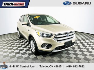 Used 2017 Ford Escape SE image 1