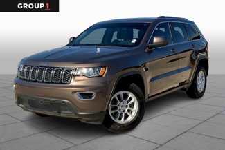 Used 2020 Jeep Grand Cherokee Laredo image 1