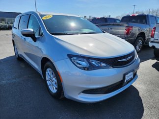 Used 2022 Chrysler Voyager LX image 1