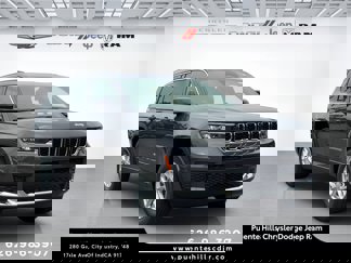 New 2025 Jeep Grand Cherokee L Laredo image 1