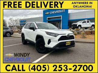 Used 2021 Toyota RAV4 LE image 1