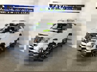 Used 2016 Ford Explorer XLT image 1