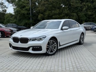 Used 2018 BMW 750i image 1