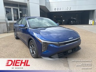 New 2025 Kia K4 LXS image 1