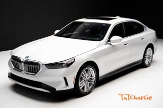 Used 2024 BMW 530i image 1