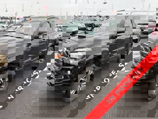 Used 2017 Toyota Tacoma TRD Sport image 1