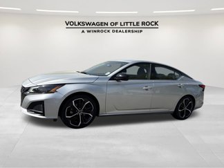 Used 2023 Nissan Altima 2.5 SR image 1