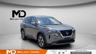 Used 2023 Nissan Rogue SV image 1