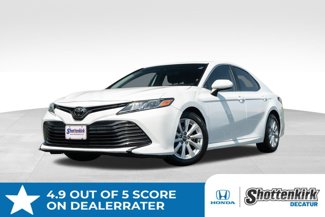 Used 2019 Toyota Camry LE image 1