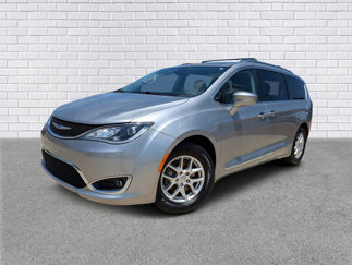 Used 2020 Chrysler Pacifica Touring-L image 1