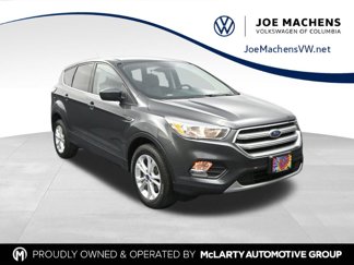 Used 2017 Ford Escape SE image 1