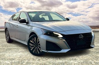 Used 2024 Nissan Altima 2.5 SV image 1