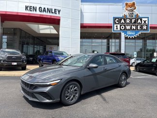 Used 2024 Hyundai Elantra SEL image 1