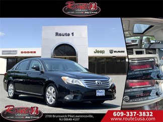 Used 2011 Toyota Avalon Limited image 1