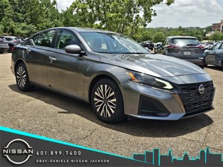 Used 2023 Nissan Altima 2.5 SV image 1