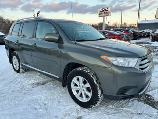 Used 2012 Toyota Highlander SE w/ Tow Pkg image 1