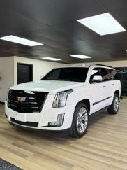 Used 2017 Cadillac Escalade Platinum image 1