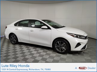 Used 2023 Kia Forte LXS image 1