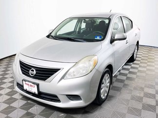 Used 2012 Nissan Versa SV image 1
