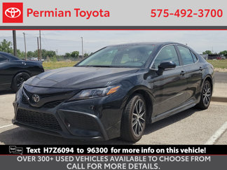 Used 2023 Toyota Camry SE image 1